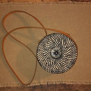 Wicker round purse